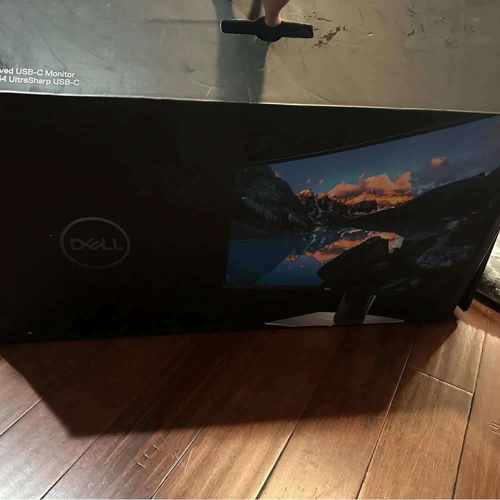 34inch NEW curve monitor still in box
